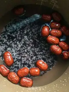 Make Red-tree, black rice congee step 3
