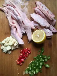 Make Pumpkin duck wings step 0