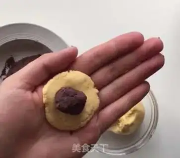 Make Red potato soy sauce ball step 3