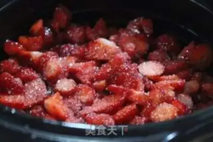 Make Strawberry sauce step 2