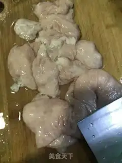 Make Plum fried pig intestines step 2