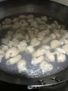 Make Plum fried pig intestines step 4