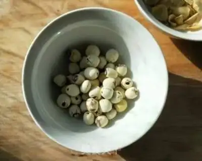 Make Ice-cooled red beans and lilies step 1