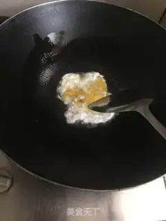 Make Tomato egg fried rice step 1