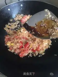 Make Tomato egg fried rice step 4