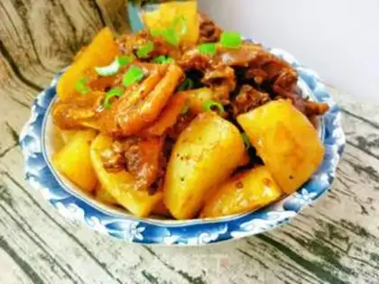 Make Chicken stew potatoes step 0
