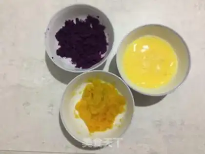 Make Three-colour pudding step 1