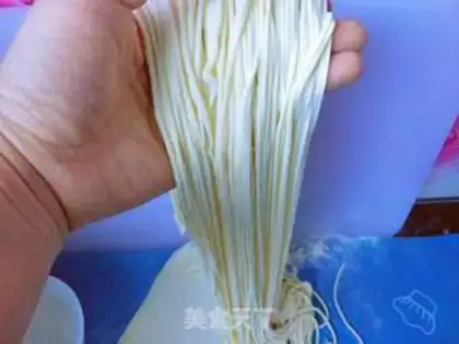 Make Northeast noodles step 2