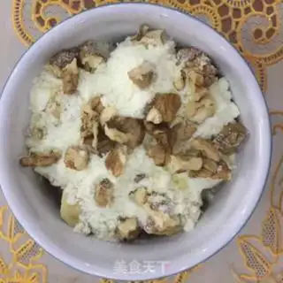 Make Banana pecan snack cup step 5