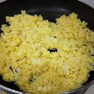 Make Egg fried rice step 3
