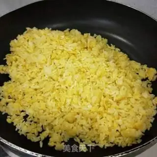 Make Egg fried rice step 4