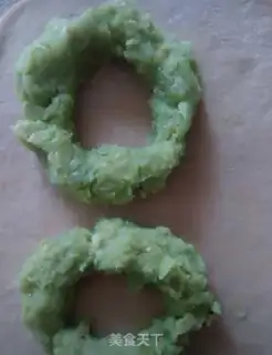 Make Peas doughnuts step 3