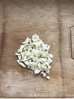 Make Garlic fan dolls step 4