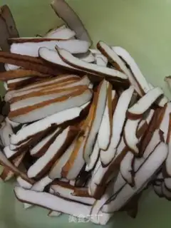 Make Favorite beans, fried fragrance step 0