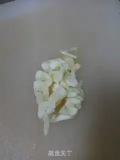 Make Favorite beans, fried fragrance step 1