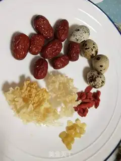 Make The quail egg stew. Silver-eared snowline step 0
