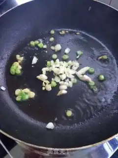 Make Seven Garlic Garlic step 0