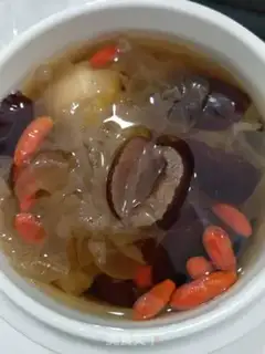 Make The quail egg stew. Silver-eared snowline step 4