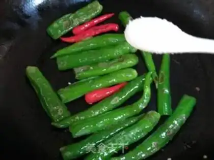 Make Hot pepper eggs step 5