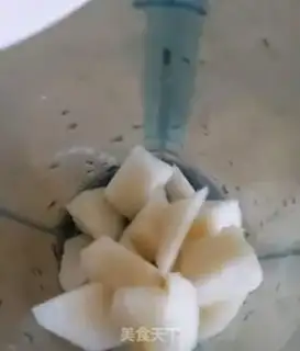 Make Pineapple Sydney juice step 3