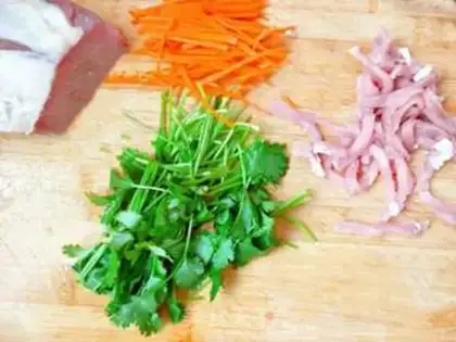 Make Spicy meat noodles step 4