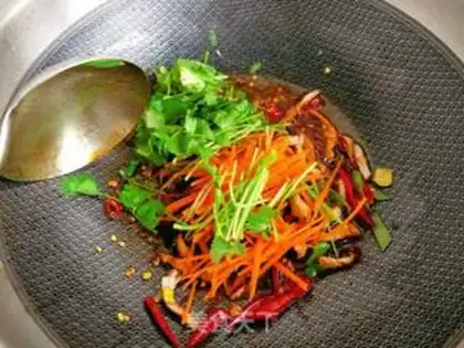 Make Spicy meat noodles step 5