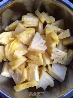 Make pineapple juice step 2