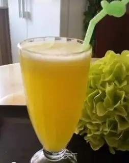 Make Pineapple Sydney juice step 9