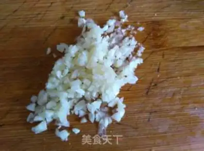 Make Shrimp, garlic and veggie step 1