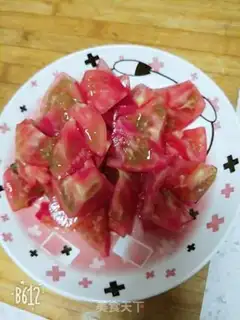 Make Tomato fried eggs step 1