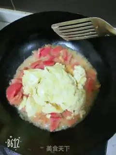Make Tomato fried eggs step 6