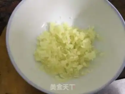 Make Garlic varnish step 1