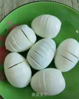Make Spicy eggs step 1