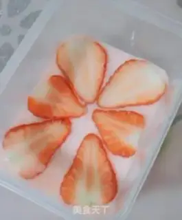 Make Strawberry milk pudding step 7