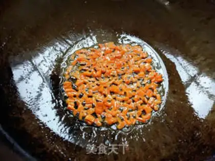 Make Pork egg fried rice step 4
