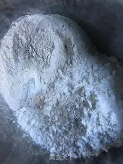Make Pelican pretzels step 0