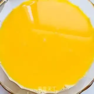 Make Silver fish steamed eggs step 1