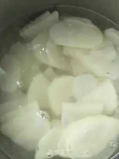 Make Frozen potatoes step 1