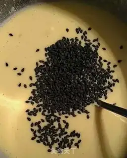 Make Black sesame egg rolls step 5
