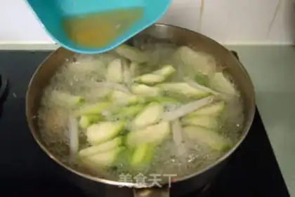 Make Sandworms dry melon soup step 5