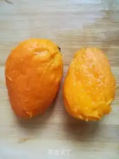 Make Mango milkshake step 1