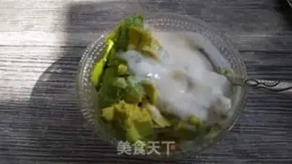 Make A guacamole cake step 1