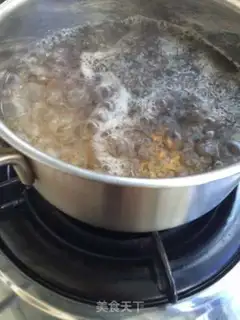 Make Rose honey milk tea step 2