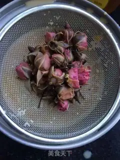 Make Rose honey milk tea step 7