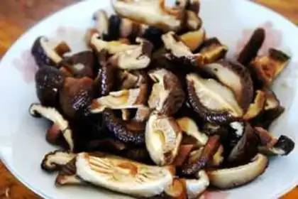 Make Cracker mushrooms step 2
