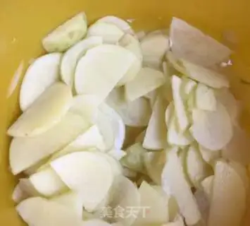 Make Tomato and potatoes and margarita step 0