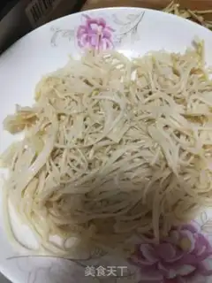 Make Gold pin mushroom beef step 1
