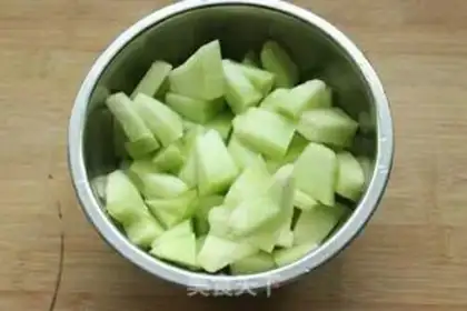 Make Summer melon juice step 1