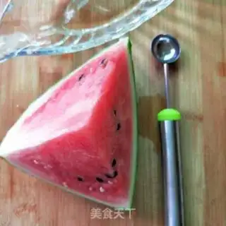 Make Cold watermelon iced water step 0