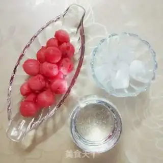 Make Cold watermelon iced water step 1